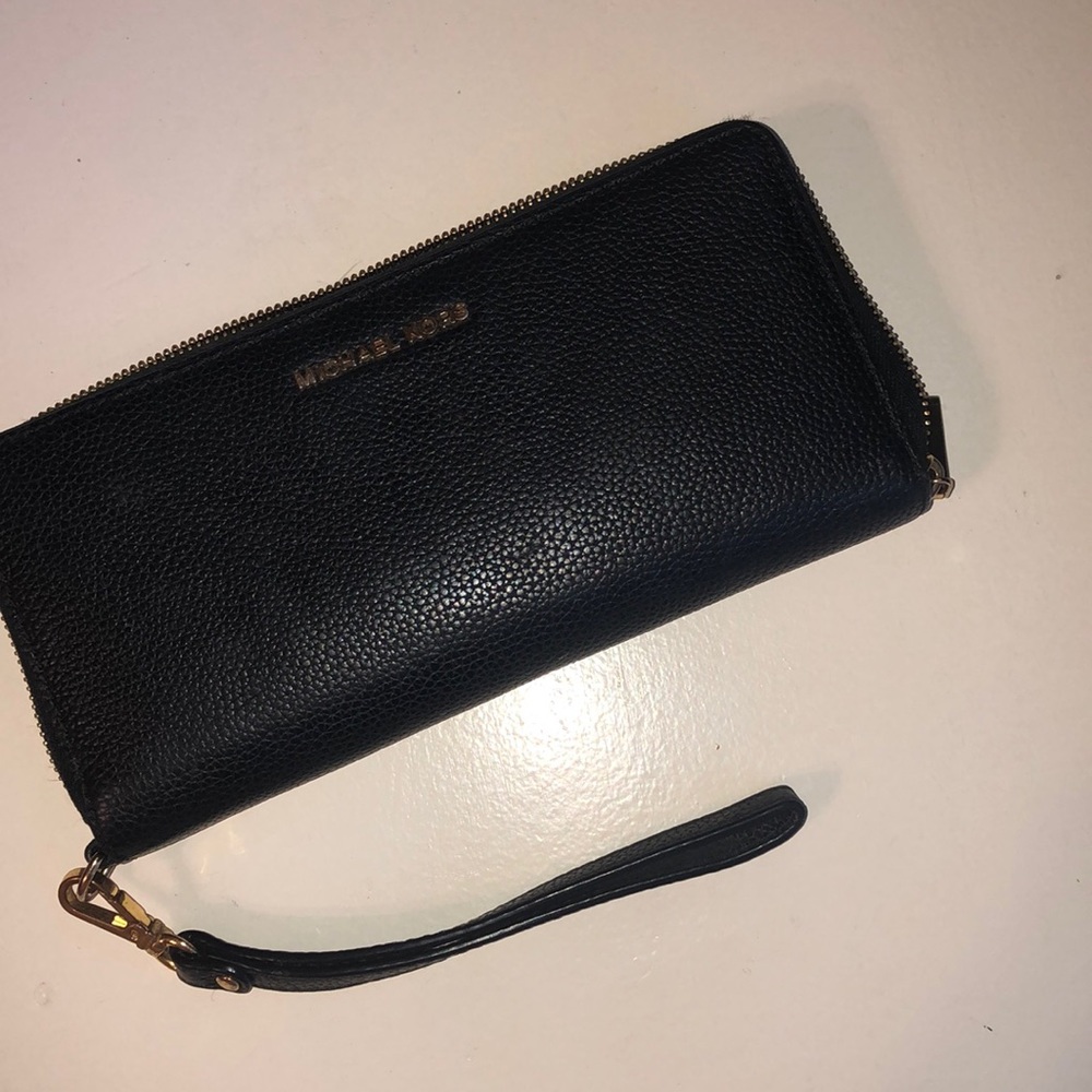 Michael Kors Wristlet bag